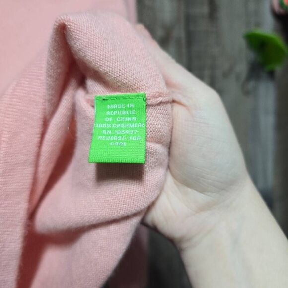 Sea Island Vintage Cashmere Soft Pink Turtleneck Sweater - Picture 5 of 5